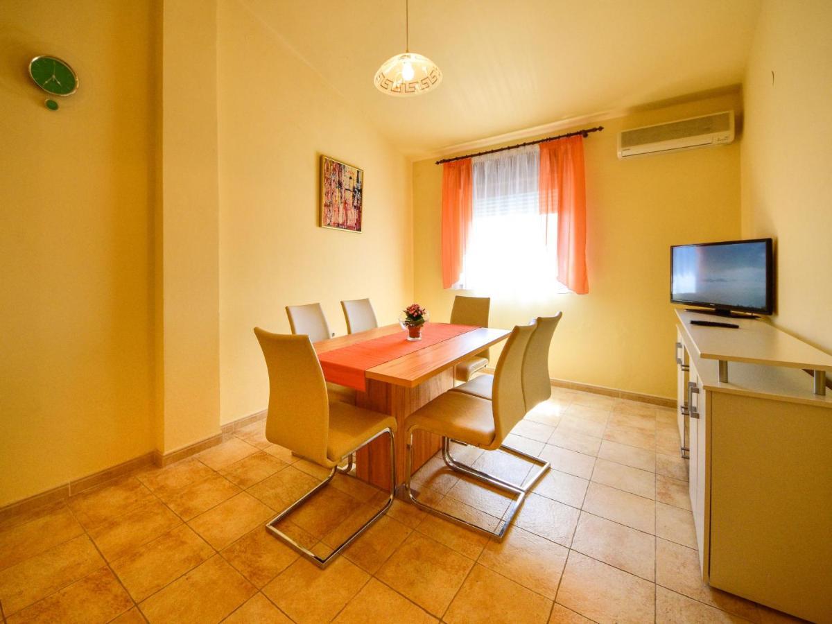 Apartment Fani-4 By Interhome Banjol ภายนอก รูปภาพ